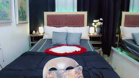 Trina online show from December 13, 8:25 pm