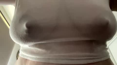 lustytits85 online show from January 8, 4:05 am