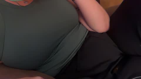 Snapshot of luuunaheartxxx chatting on October 4, 4:40 am luuunaheartxxx online show from October 4, 4:40 am