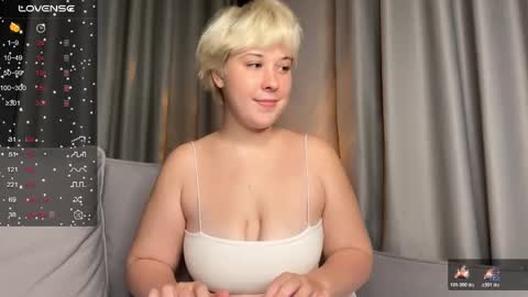 Sofa online show from April 19, 7:05 pm