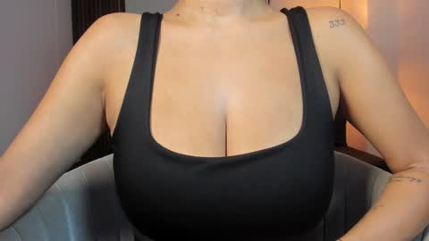 Lu. online show from December 15, 8:47 pm