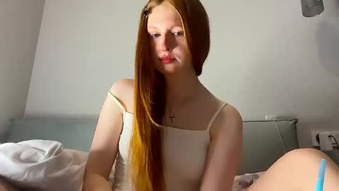 lux_angel online show from April 15, 10:10 pm