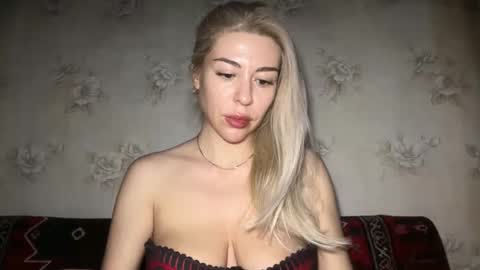 LuxSonyaStar online show from May 6, 8:46 pm