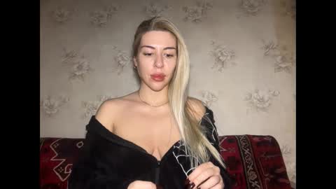 LuxSonyaStar online show from December 22, 1:14 pm