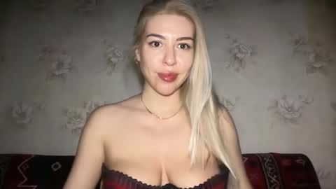 LuxSonyaStar online show from May 3, 8:12 pm