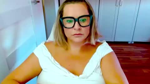 Diana online show from May 26, 6:13 am
