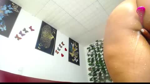 Snapshot of luzcastillo07 chatting on January 25, 5:18 am luzcastillo07 online show from January 25, 5:18 am