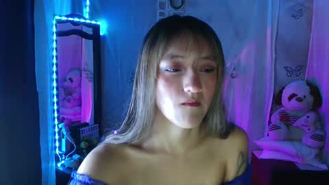 Call me Lia  online show from September 27, 9:44 pm