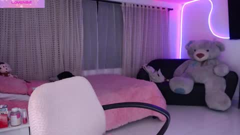 Lyann  online show from October 28, 11:42 pm