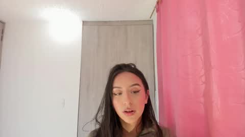 Lyanna online show from December 17, 1:26 pm