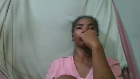 lydie856696 online show from June 2, 7:37 pm