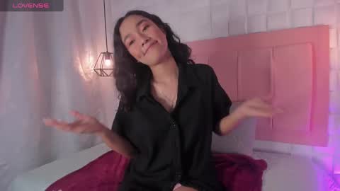 Lyhana Lee online show from January 7, 1:57 pm