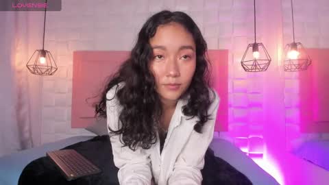 Lyhana Lee online show from December 18, 3:22 pm