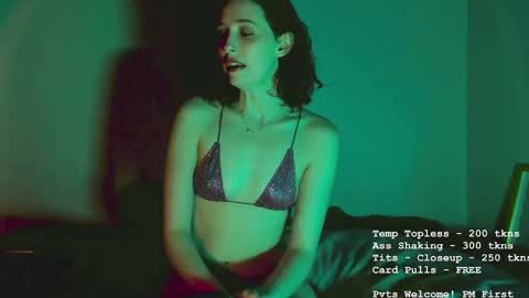 LylacDoll online show from February 5, 1:52 am