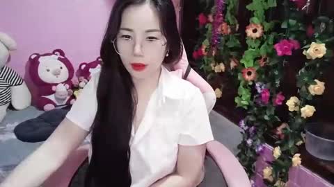 lyly_sweet97 online show from January 12, 1:00 am
