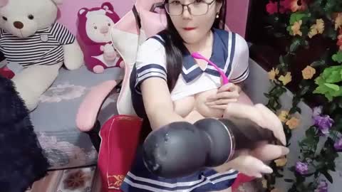 lyly_sweet97 online show from January 15, 1:12 am