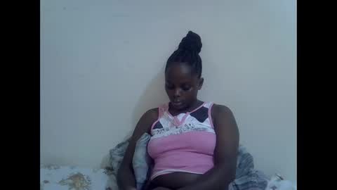 lyn_anna online show from May 18, 10:43 am