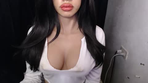 Lyn online show from March 29, 2:16 pm