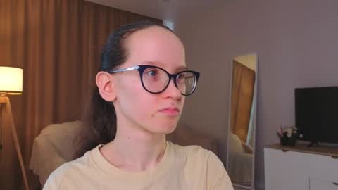Sara online show from May 20, 1:57 am