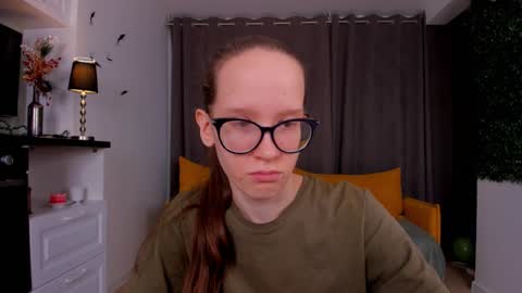 Sara online show from December 18, 5:00 pm