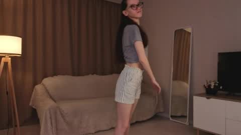 Sara online show from May 10, 4:20 pm