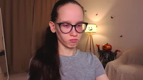 Sara online show from December 2, 4:09 pm