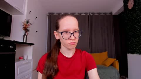 Sara online show from December 14, 4:08 pm