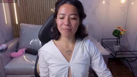 lynn_turner_ online show from February 12, 1:35 pm