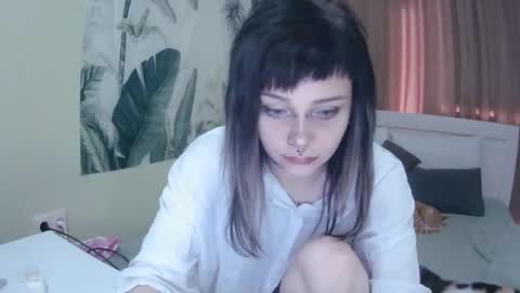 Kira online show from September 9, 1:33 pm