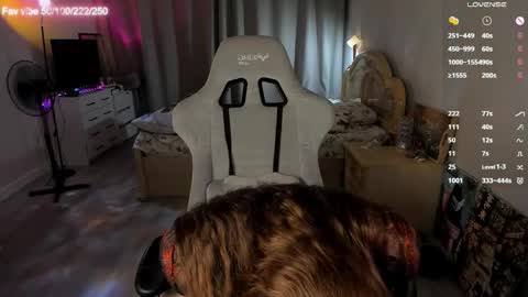 lynne_dawson online show from February 15, 4:28 pm