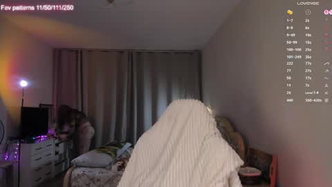 lynne_dawson online show from May 24, 6:07 pm