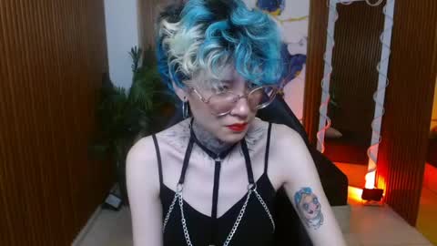 lyra_tay online show from May 9, 7:05 pm