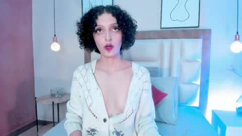 Lyravendrell online show from May 21, 1:47 am