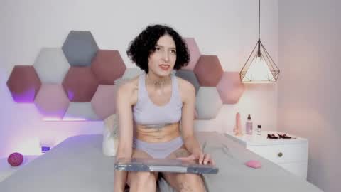 Lyravendrell online show from April 9, 12:57 am