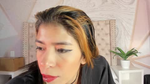 Lyxi online show from January 25, 11:35 am