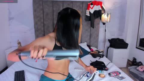 Lyxi online show from December 23, 11:47 am
