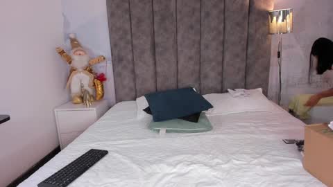 Lyxi online show from January 7, 11:37 am