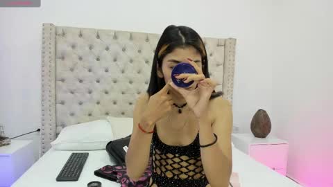 Lyxi online show from March 3, 11:36 am