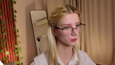 catch me on tue 10am-5pm wed 3am-10am fri 3am-5pm sat 10am-5pm sun 10am-5pm online show from April 9, 4:56 pm