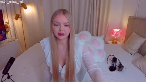 Mary online show from February 3, 6:56 pm