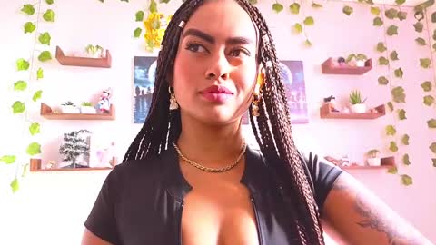 Snapshot of macey_hairy chatting on December 6, 1:22 pm Macey Elliot Modelo Independiente online show from December 6, 1:22 pm