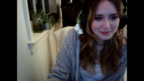 maia online show from April 10, 4:18 am