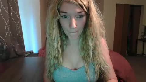 Snapshot of maciimayy chatting on September 20, 9:57 pm maciimayy online show from September 20, 9:57 pm