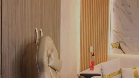 Madam Hott  online show from October 6, 4:51 am