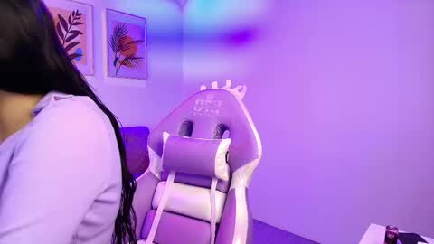 maddie_t18 online show from February 10, 11:24 am