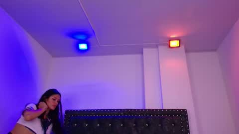 maddie_t18 online show from May 20, 12:02 pm