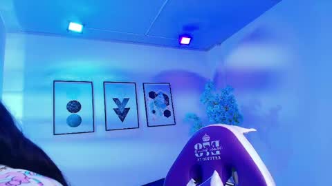 maddie_t18 online show from May 1, 11:57 am
