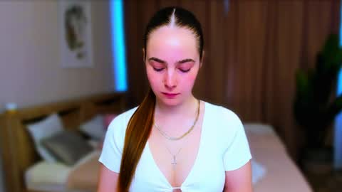 maddy_gate online show from April 5, 11:20 am