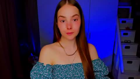 maddy_gate online show from May 7, 2:10 pm