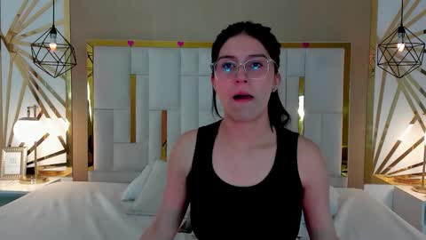 Snapshot of maddy_jacksonw chatting on October 18, 11:50 pm Maddy online show from October 18, 11:50 pm